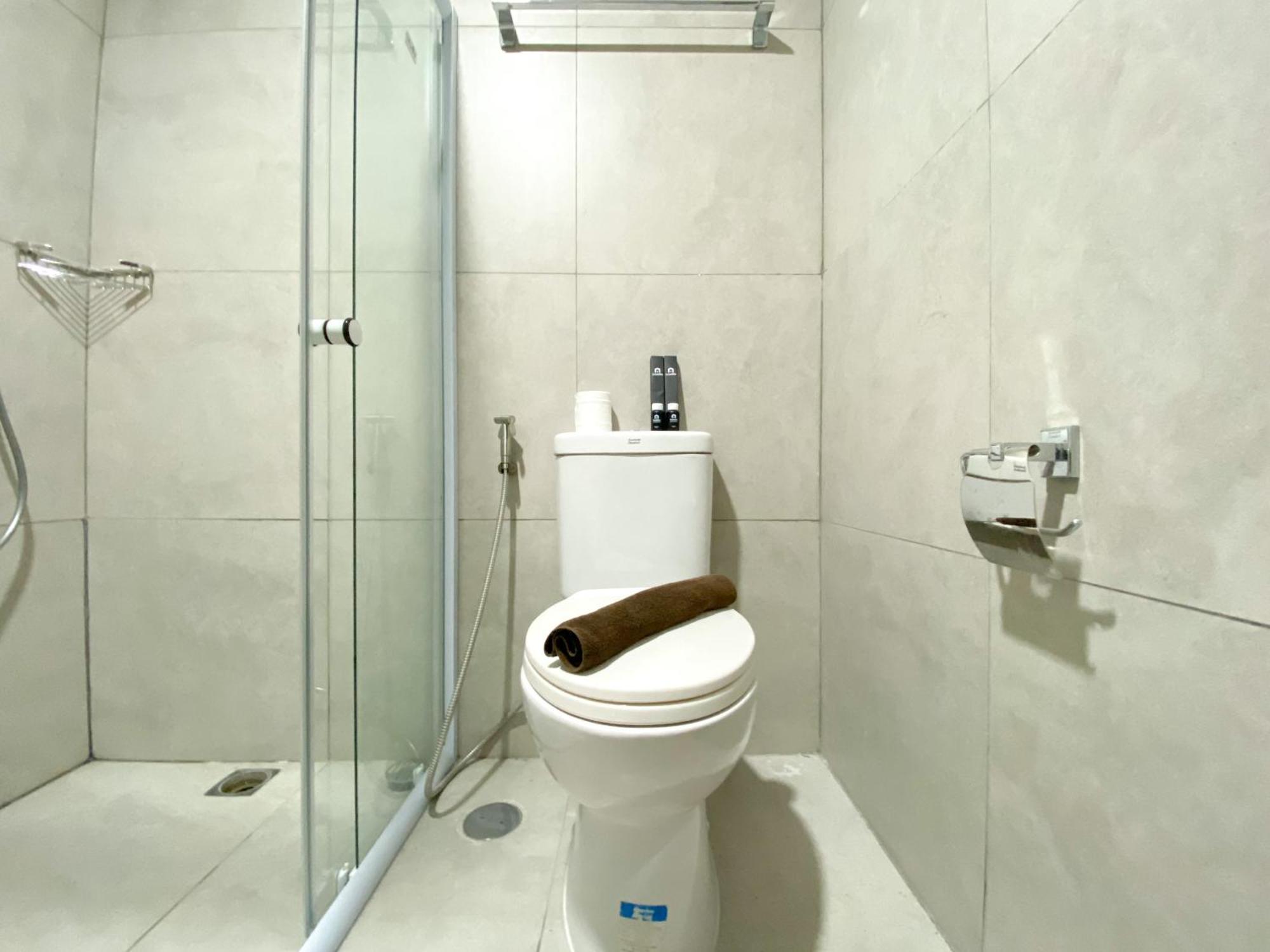 Minimalist At Pollux Chadstone By Travelio Bekasi