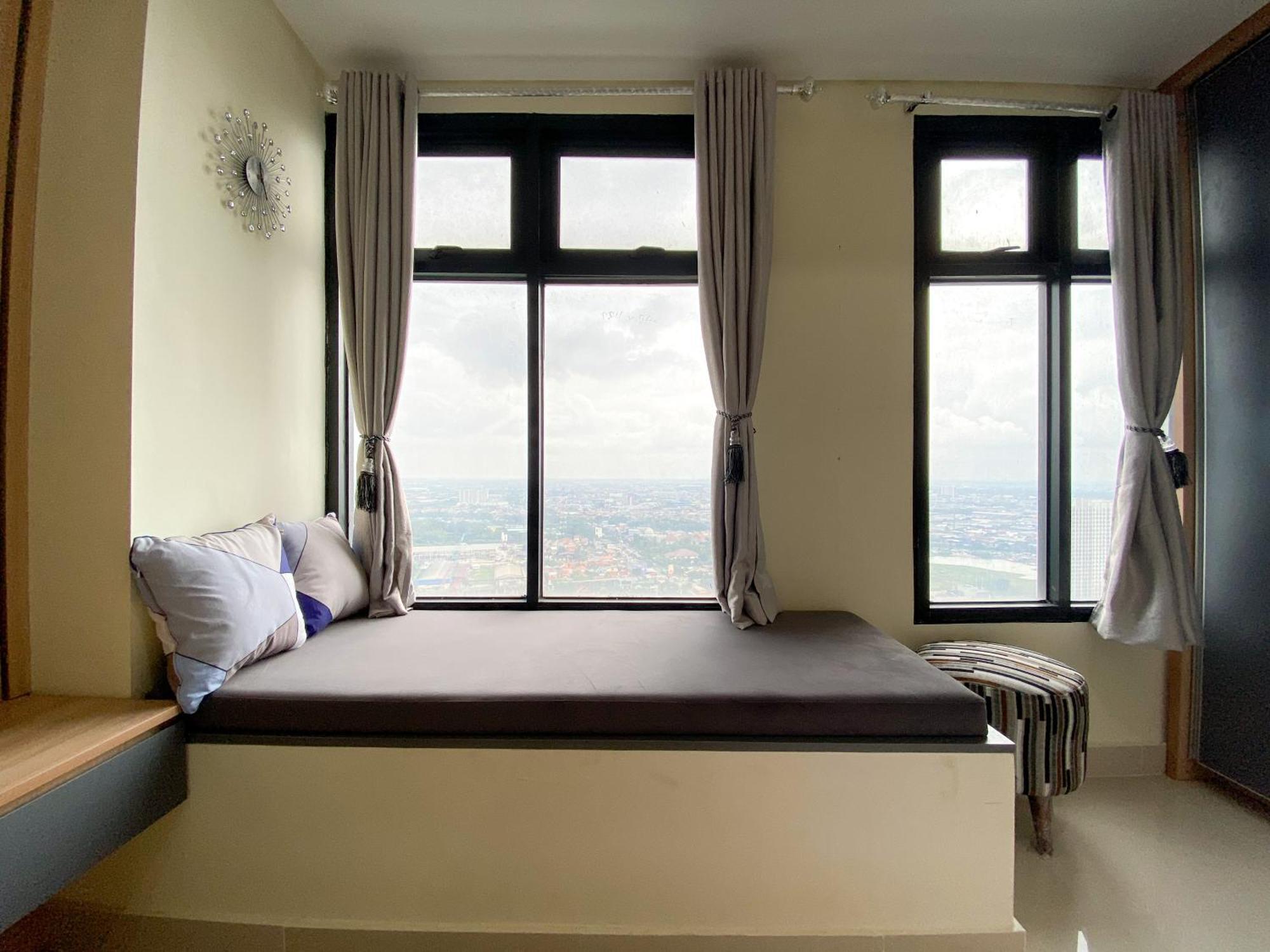Minimalist At Pollux Chadstone By Travelio * Bekasi
