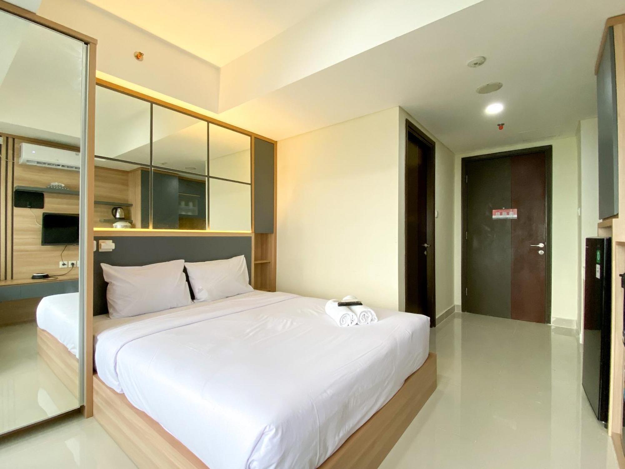 Minimalist At Pollux Chadstone By Travelio Apartemen